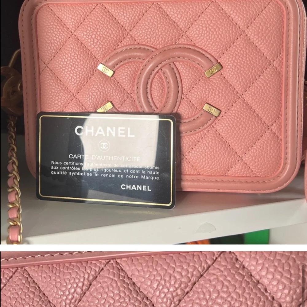 CHANEL Pink Quilted Vanity Camera Crossbody Bag with Matching Wallet - Picture 3 of 9